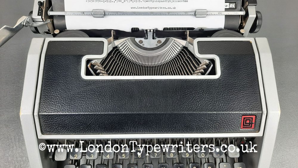 Working Olivetti Lettera DL Typewriter - New Ribbon, Case - Made in Italy - Image 2